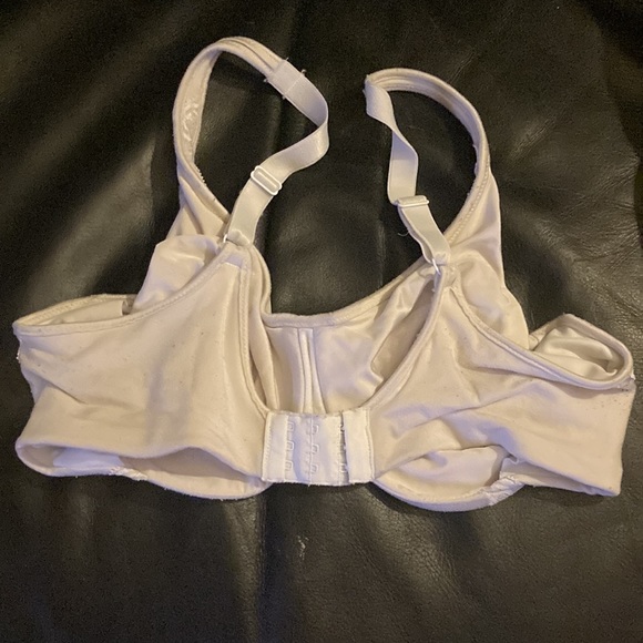 Bali bra 38c wire white cotton n lace - Picture 2 of 3